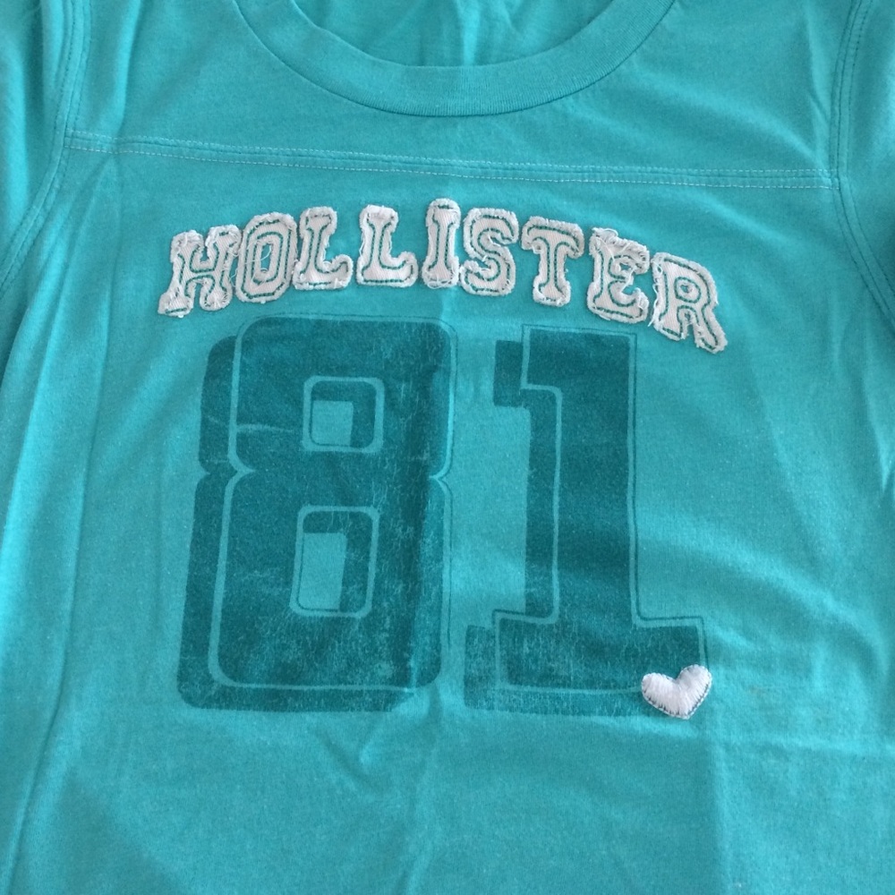 Hollister T - Picture 2 of 3